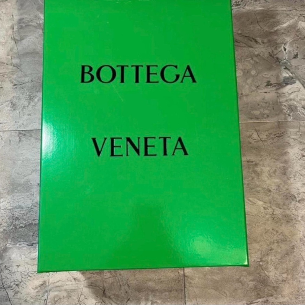 Bottega Veneta all black